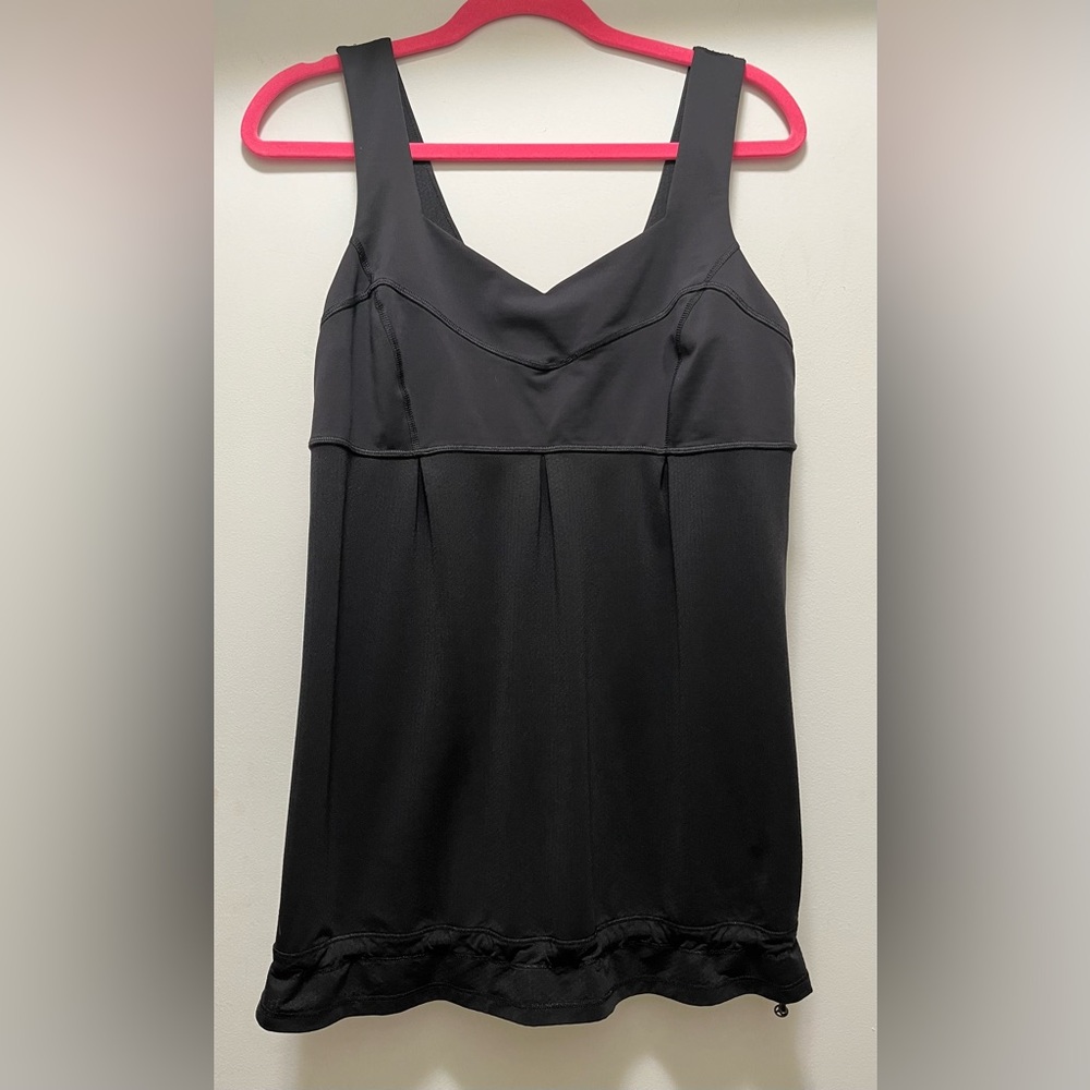 Lululemon black top size 10